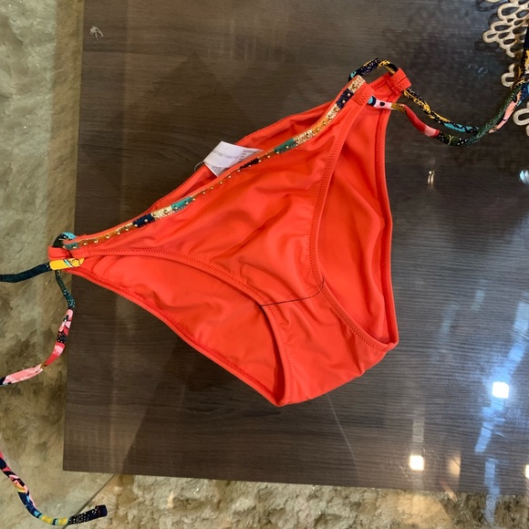 Tie up brief